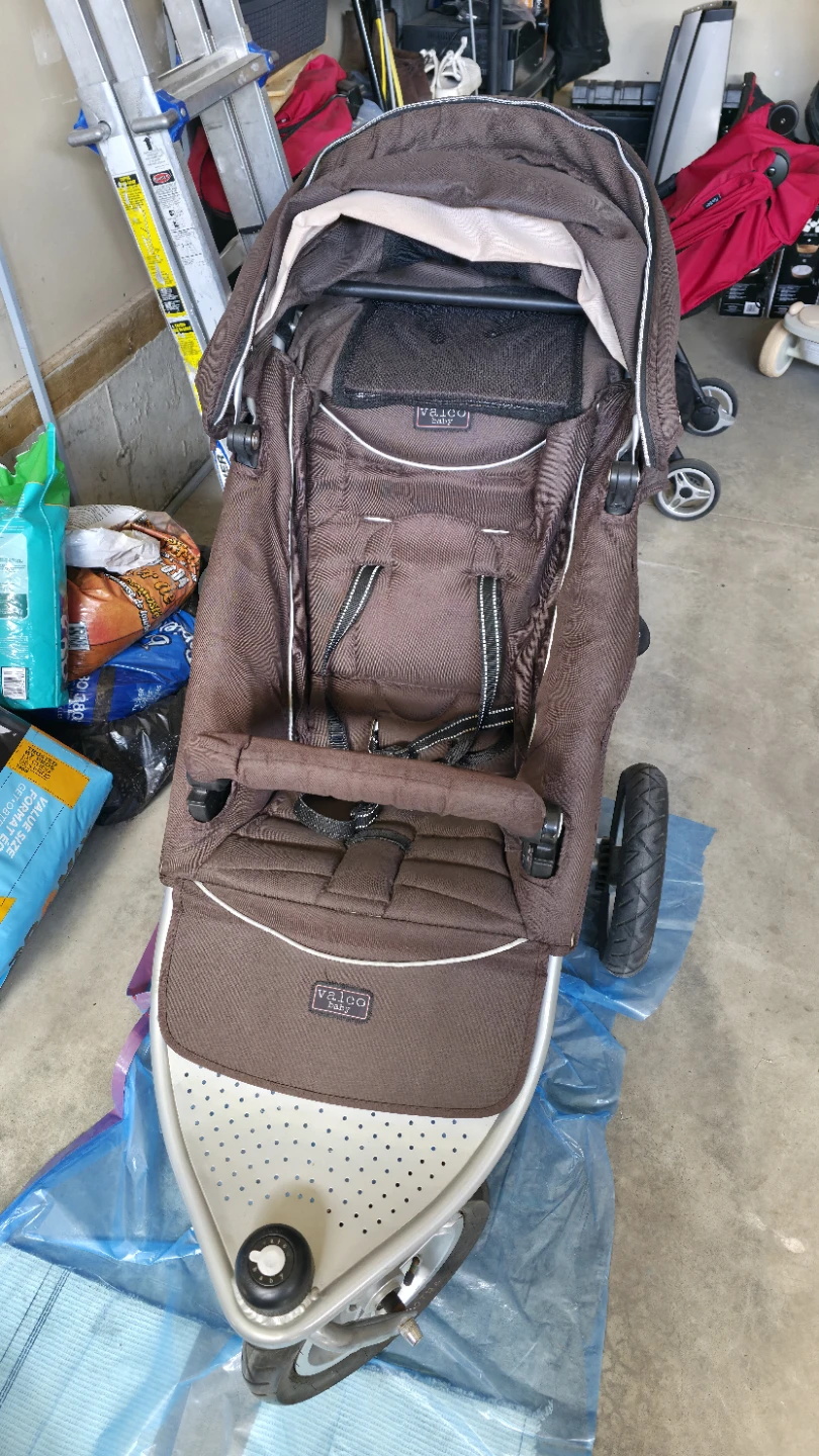 Stroller for sale, works very well in snow