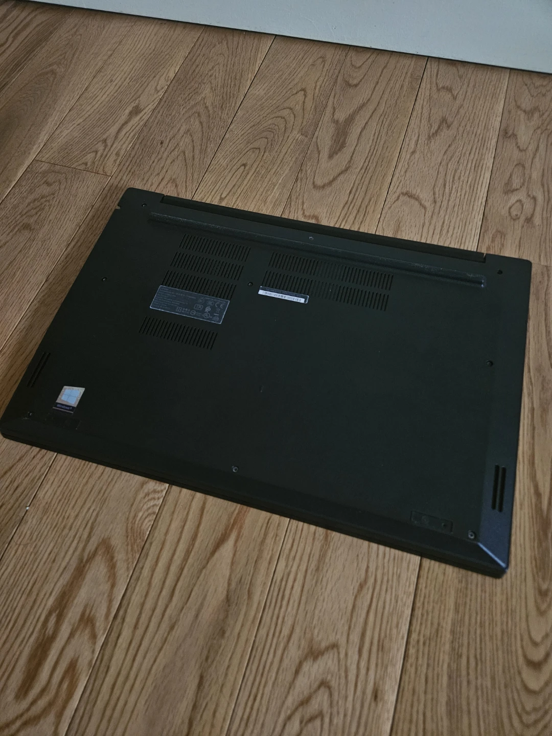 Lenovo ThinkPad E590 i5 8th Gen / 16GB RAM / SSD - photo 3