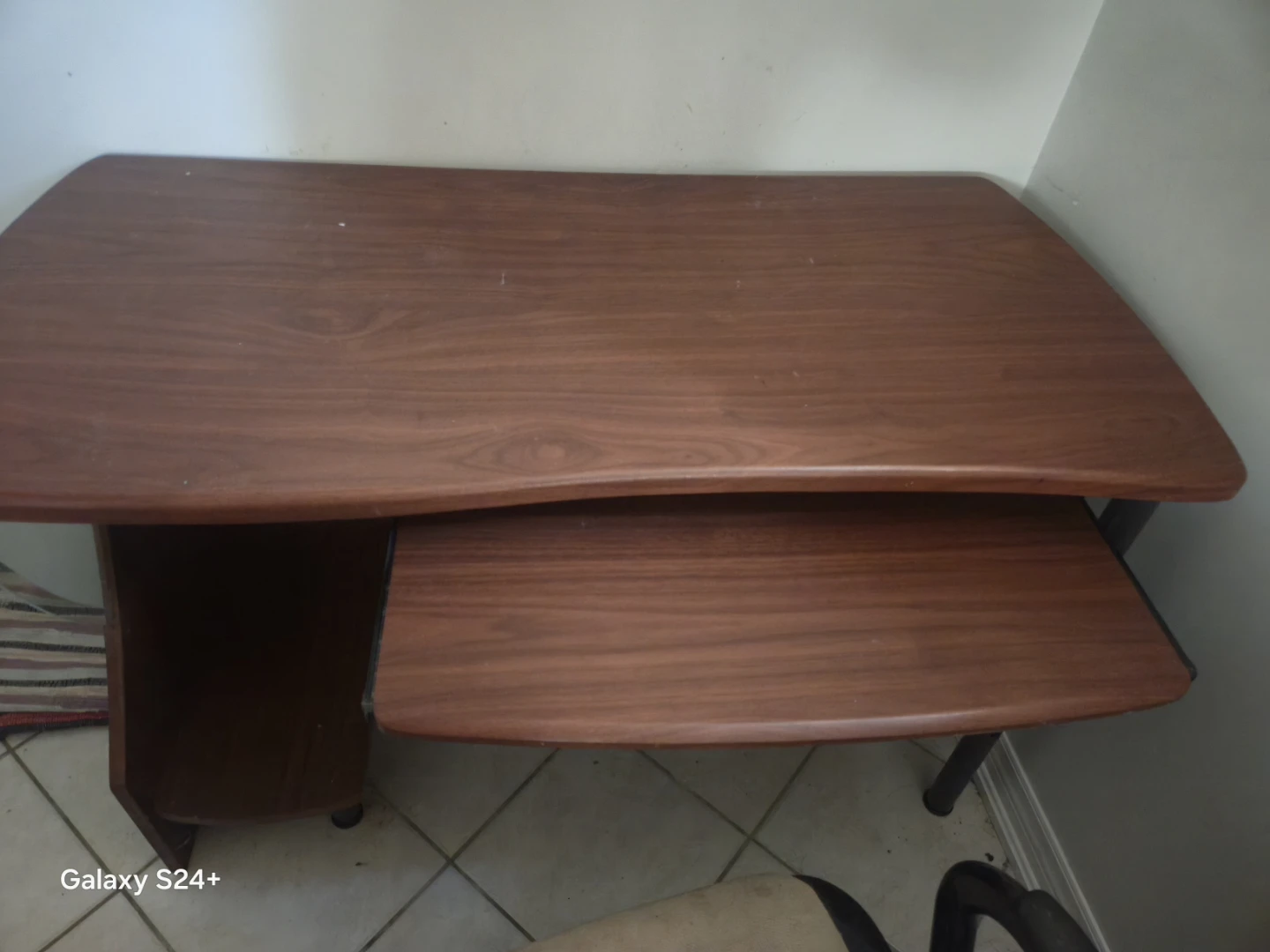 Wood Grain Computer Desk with Keyboard Tray