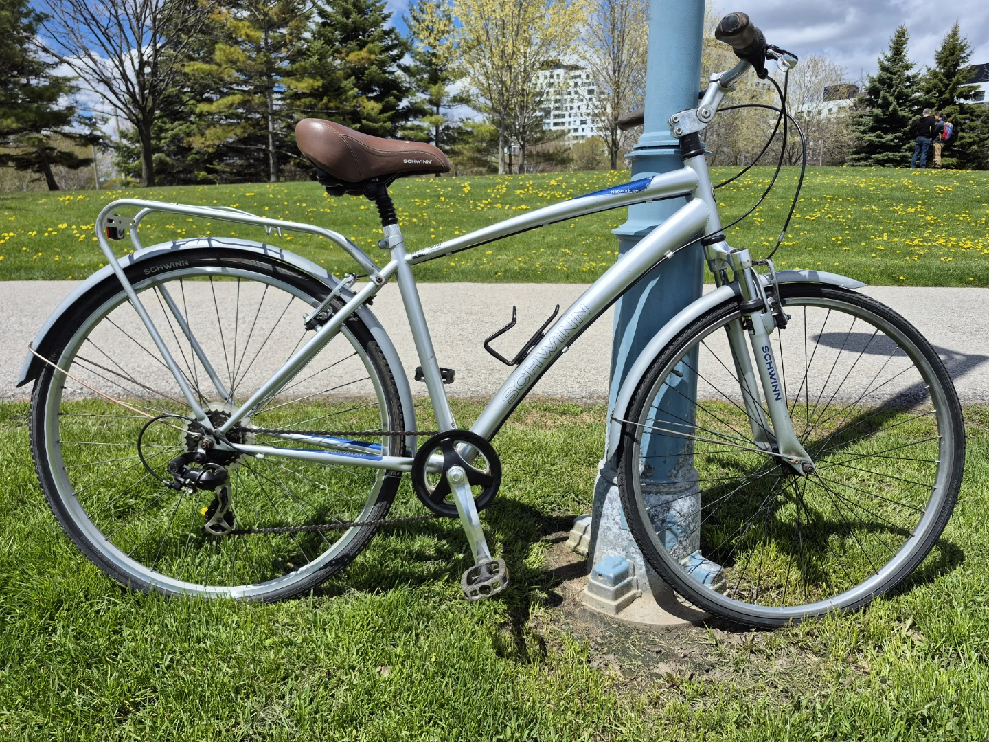 Schwinn Hybrid Bike adjustable handlebar