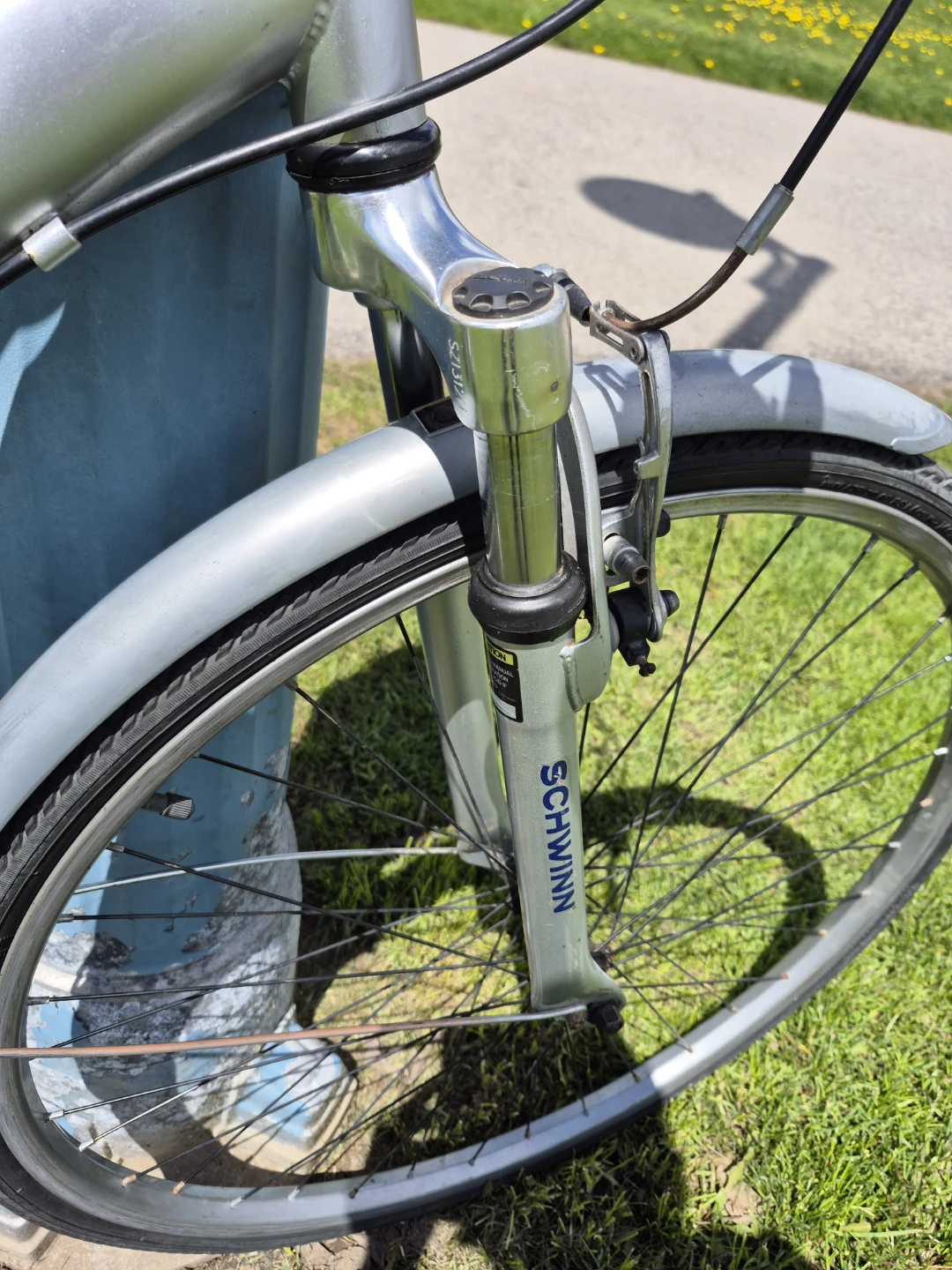 Schwinn Hybrid Bike adjustable handlebar - photo 4