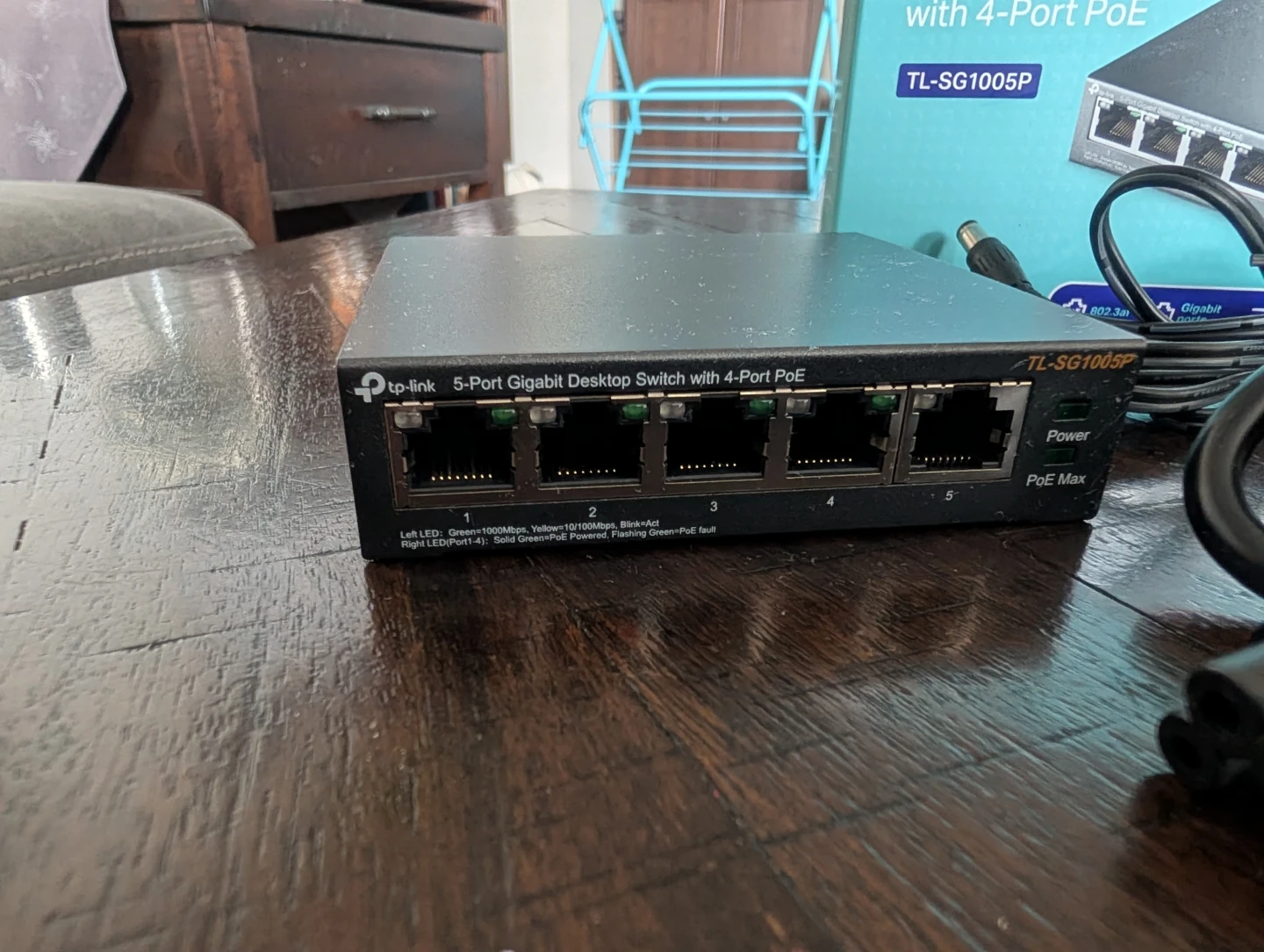 TP-Link 5-Port Gigabit Desktop Switch with 4-Port PoE - photo 2