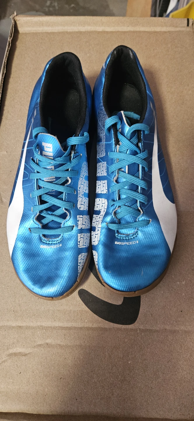 Men's PUMA evoSPEED 5 Indoor Soccer Shoes Size 8.5