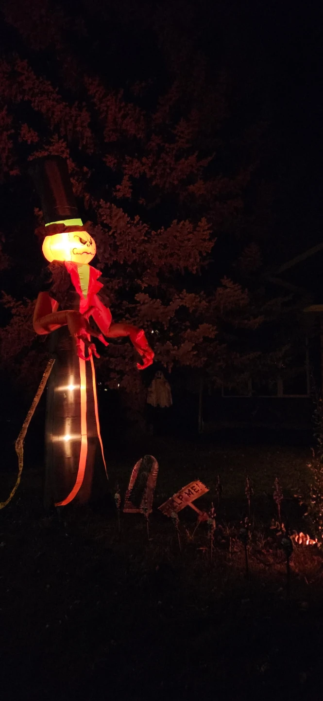 Monsters daily rumble and Pumpkin Scrooge sold separately - photo 3