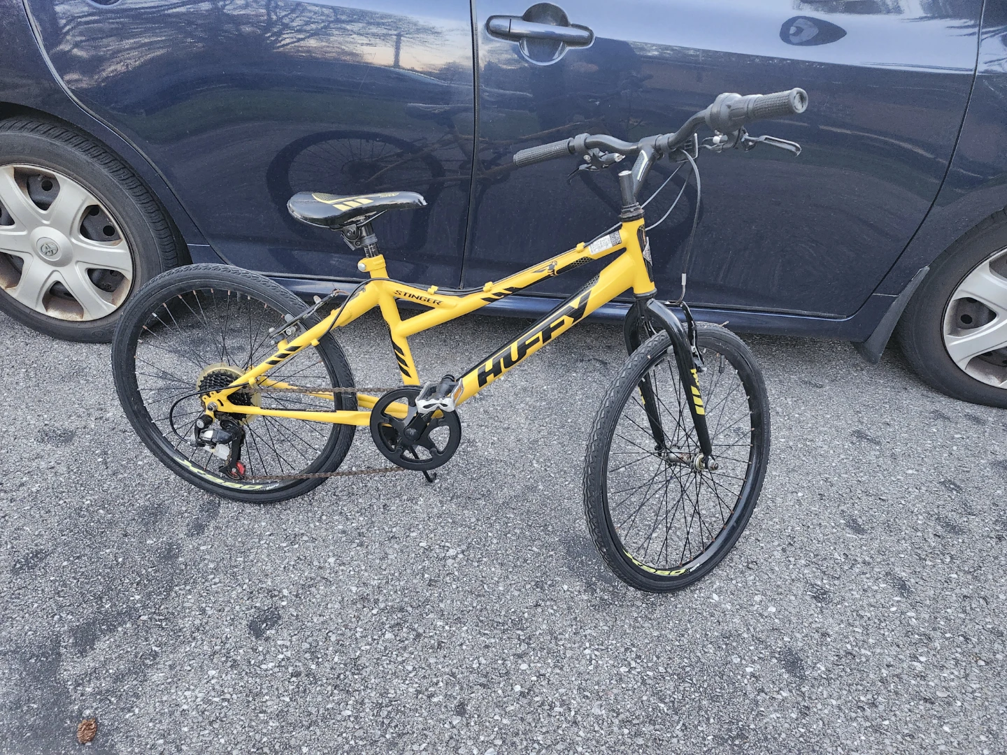 Huffy Stinger Bicycle 20 inch tires great condition - photo 5
