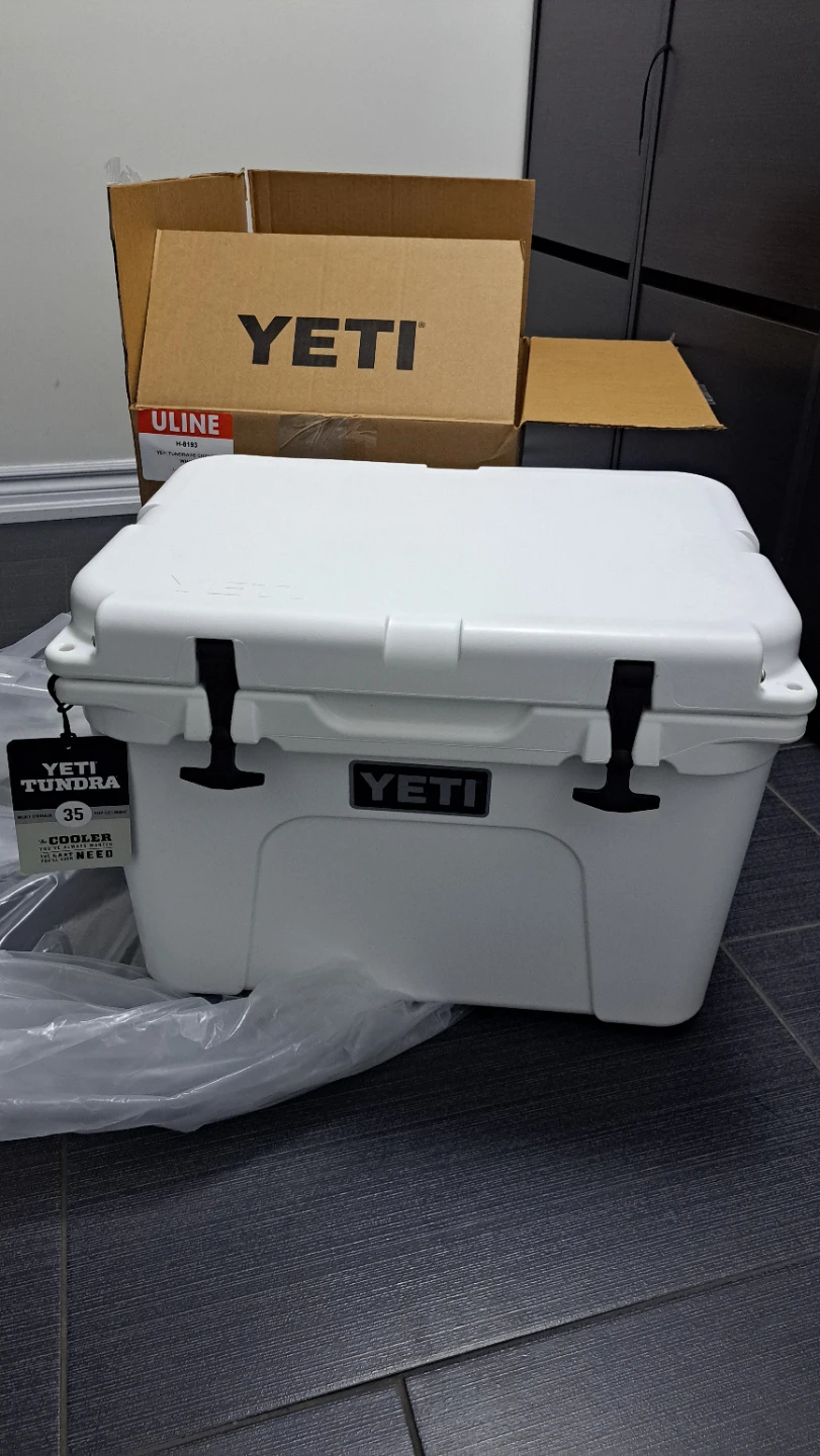 Yeti Tundra 35 Cooler - White