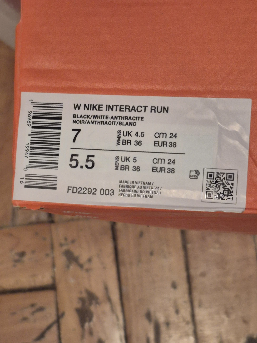 BNIB)Nike Interact Run Size 7 Women's Running Shoes Black/White - photo 5