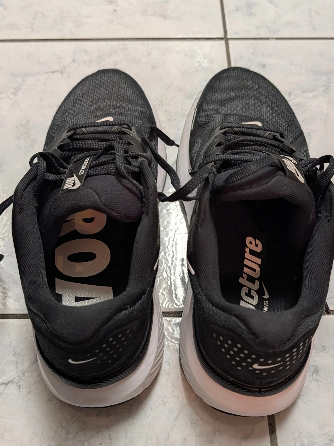 Nike Men's Running Shoes (size 10) - photo 4