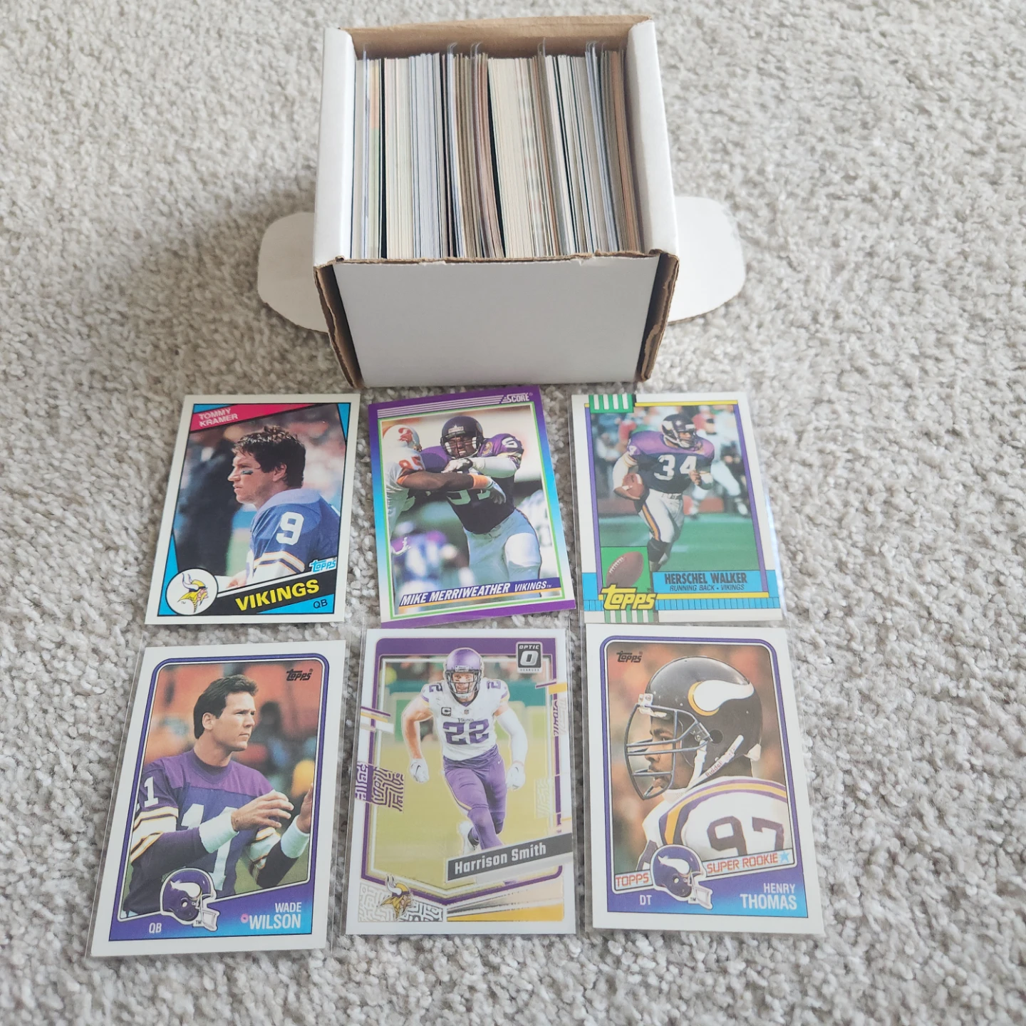 Minnesota Vikings, 200 Football Cards Team lot - photo 5