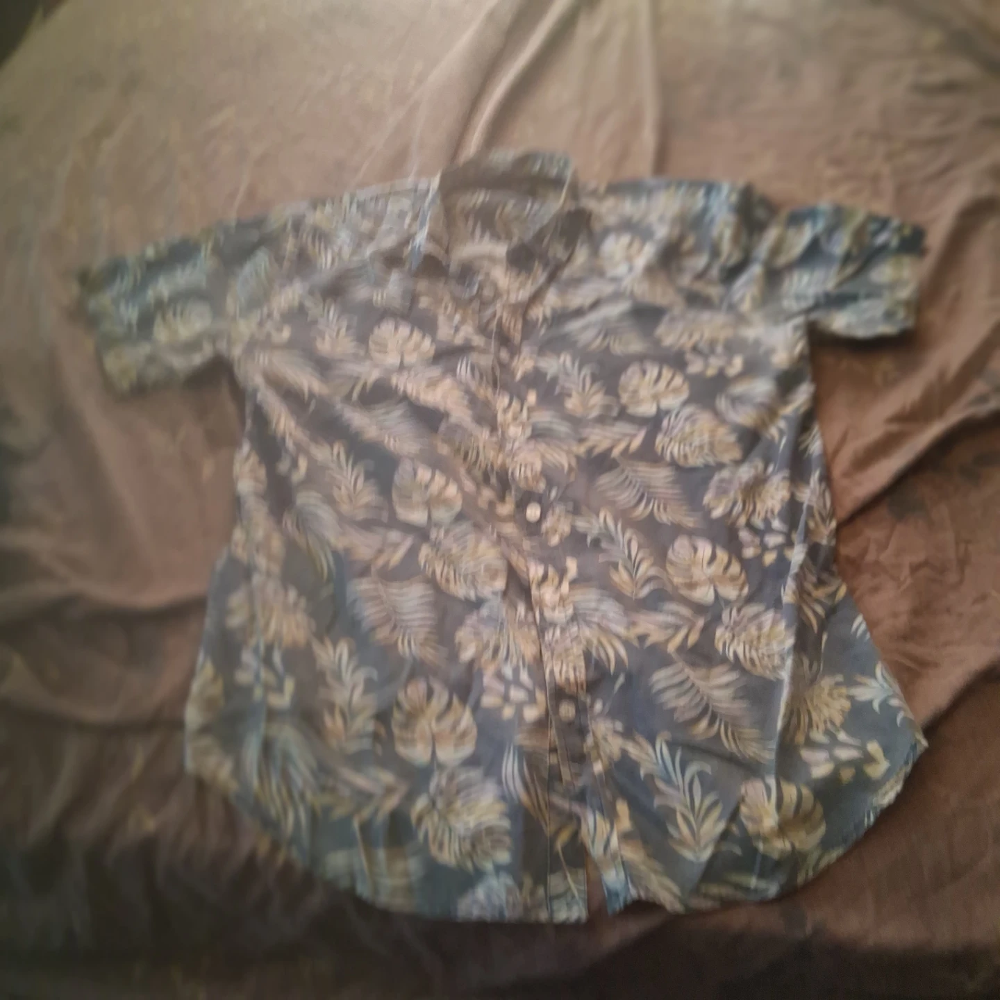 Hawaiian Shirt and Black Pants Set - photo 2
