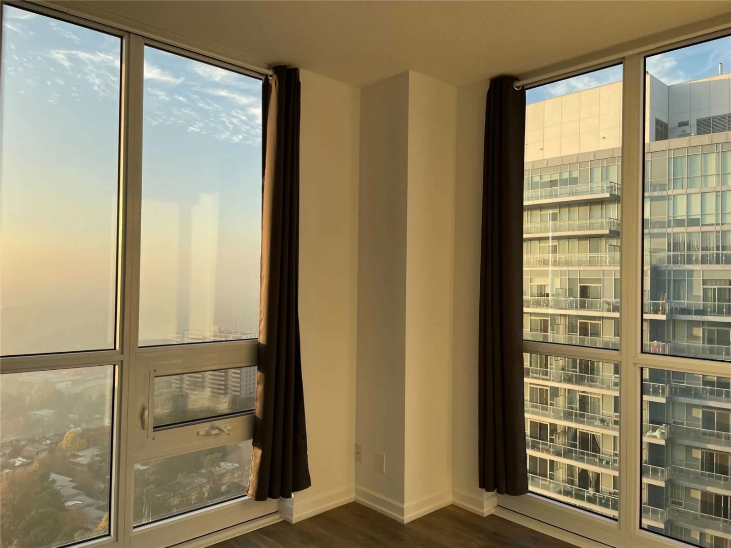 2 bedroom 2 bathroom Apartment for rent - photo 2
