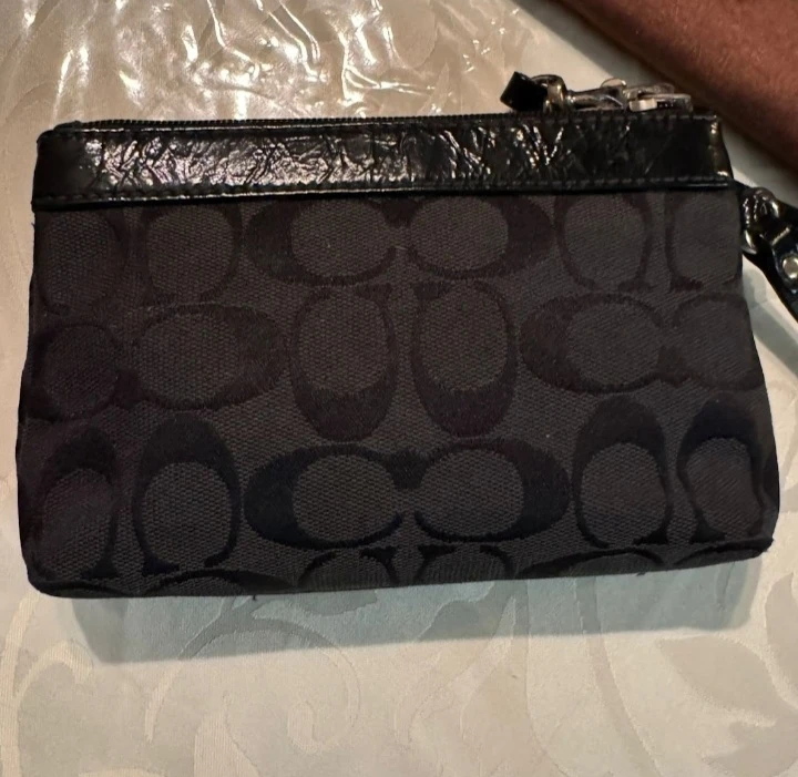 Coach Signature C Wristlet Black - photo 2