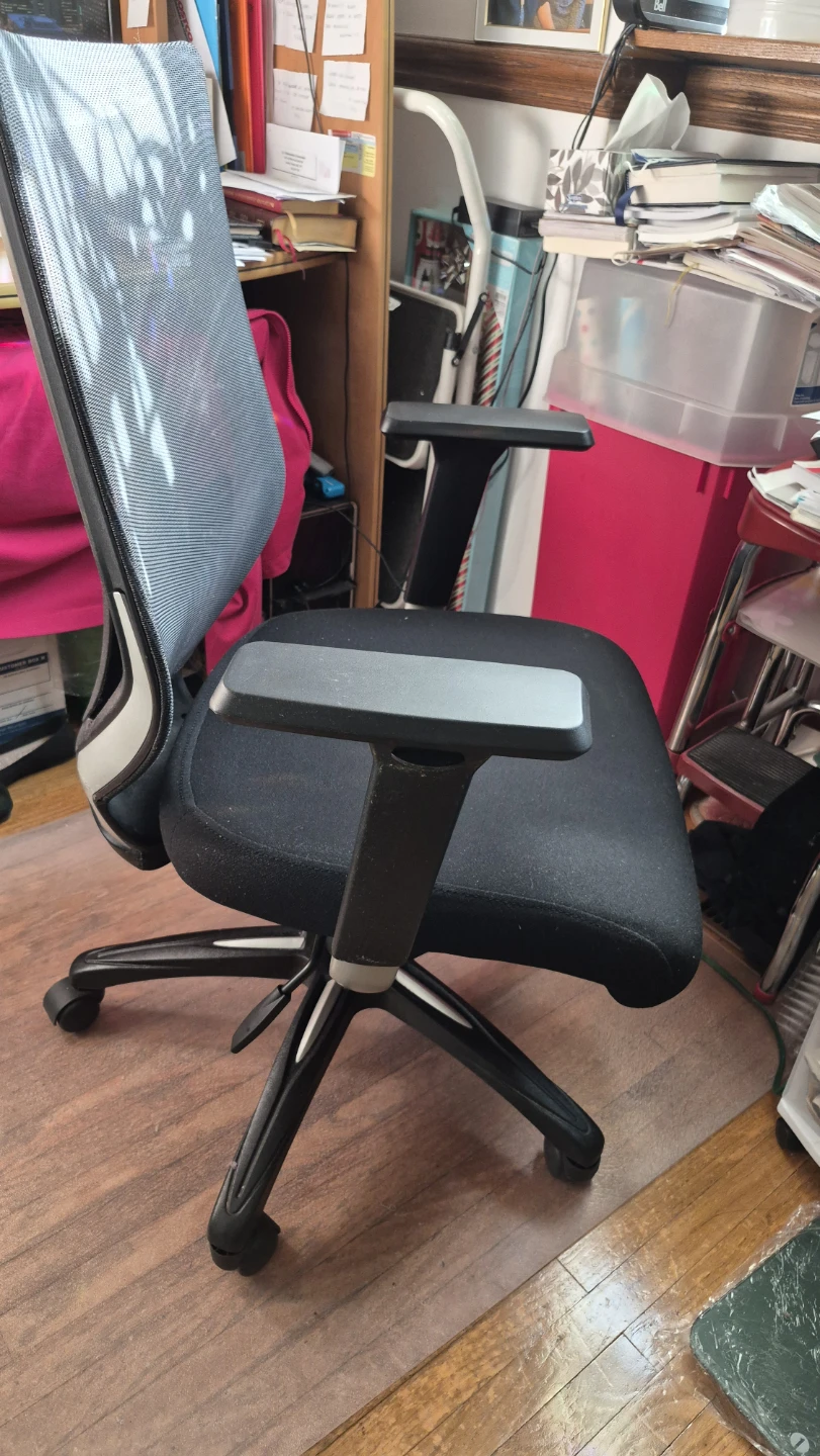 Black Mesh Office Chair - photo 5