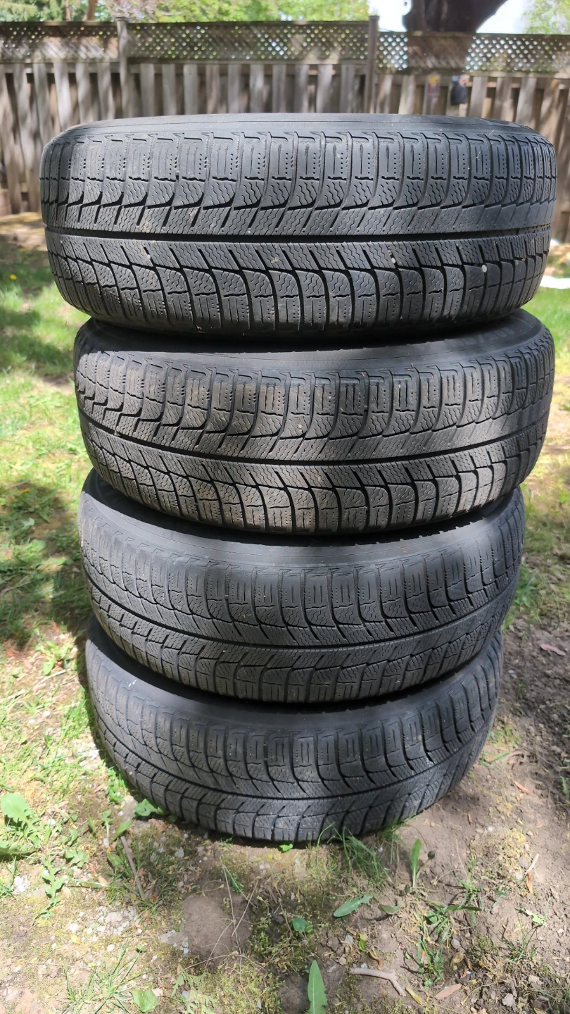 Set of 4 Winter Tires 205/65R15 99T Camry