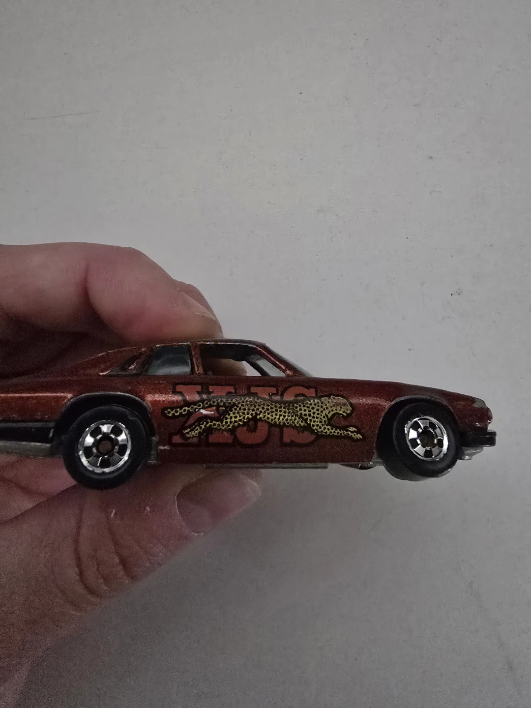 Hot Wheels Jaguar XJS Diecast Car - photo 2