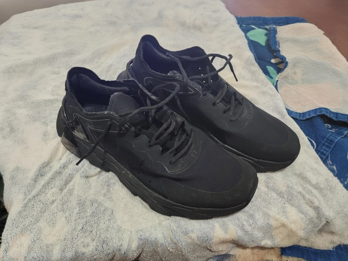 Under Armour Black Running Shoes - photo 2