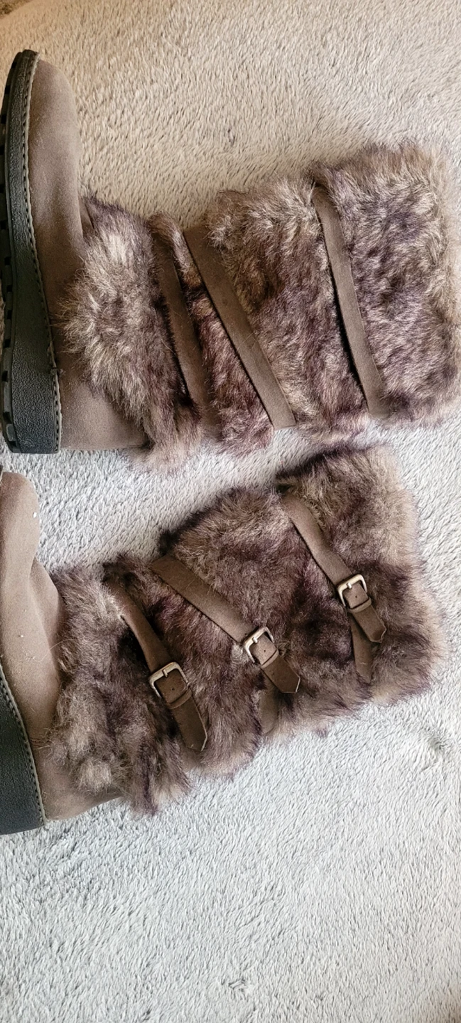 Women's Furry Winter Boots - photo 2