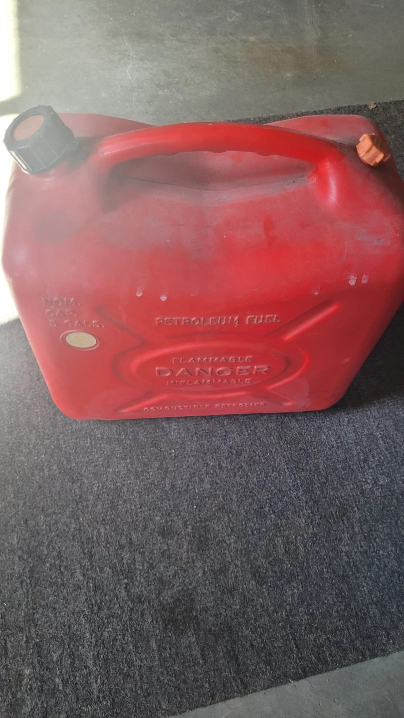 Red 5 Gallon Fuel Can - photo 2