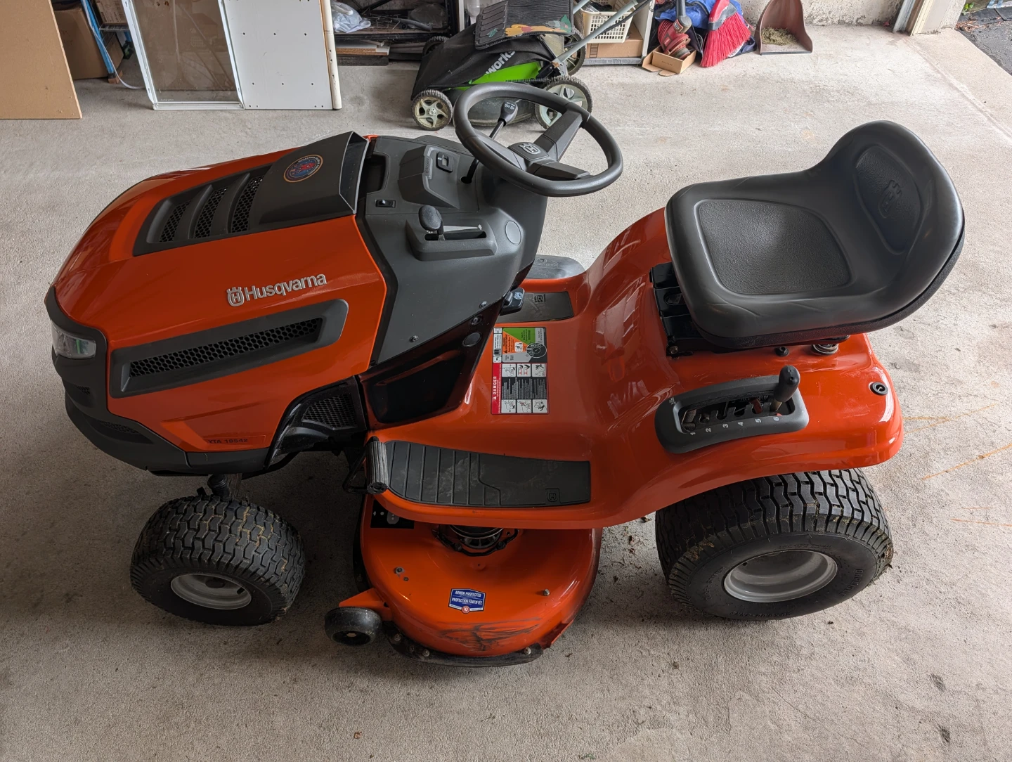 Husqvarna Riding Lawnmower YTA 18542