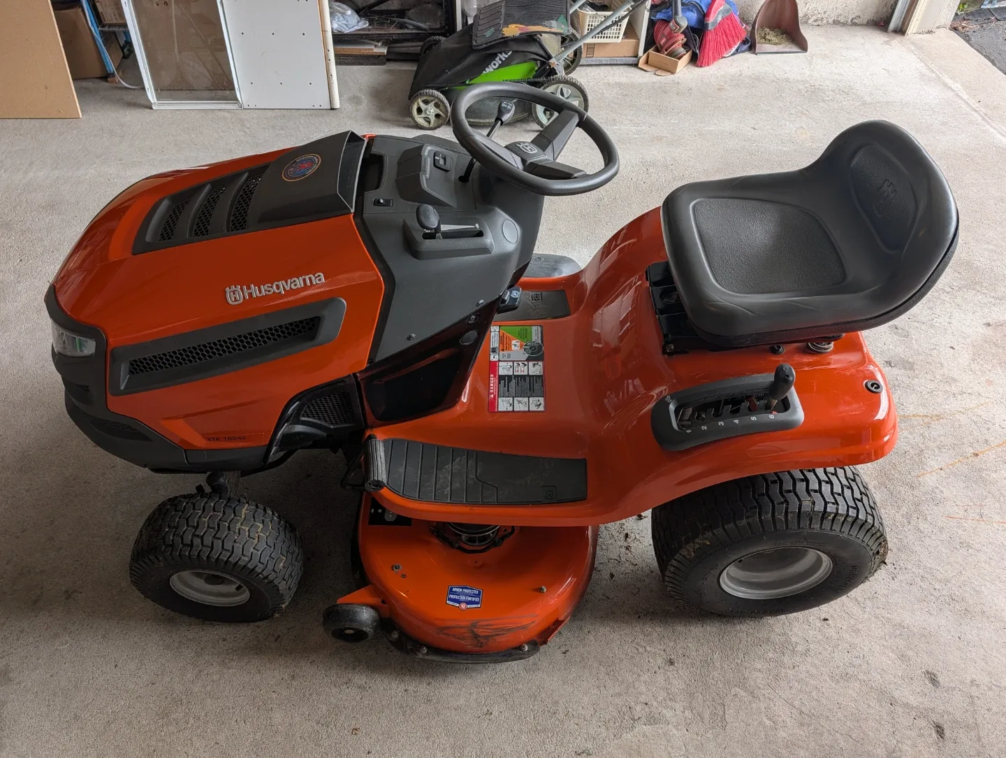 Husqvarna Riding Lawnmower YTA 18542