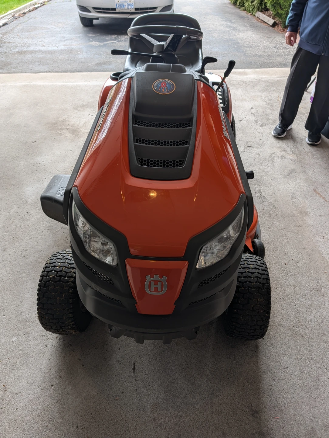 Husqvarna Riding Lawnmower YTA 18542 - photo 3