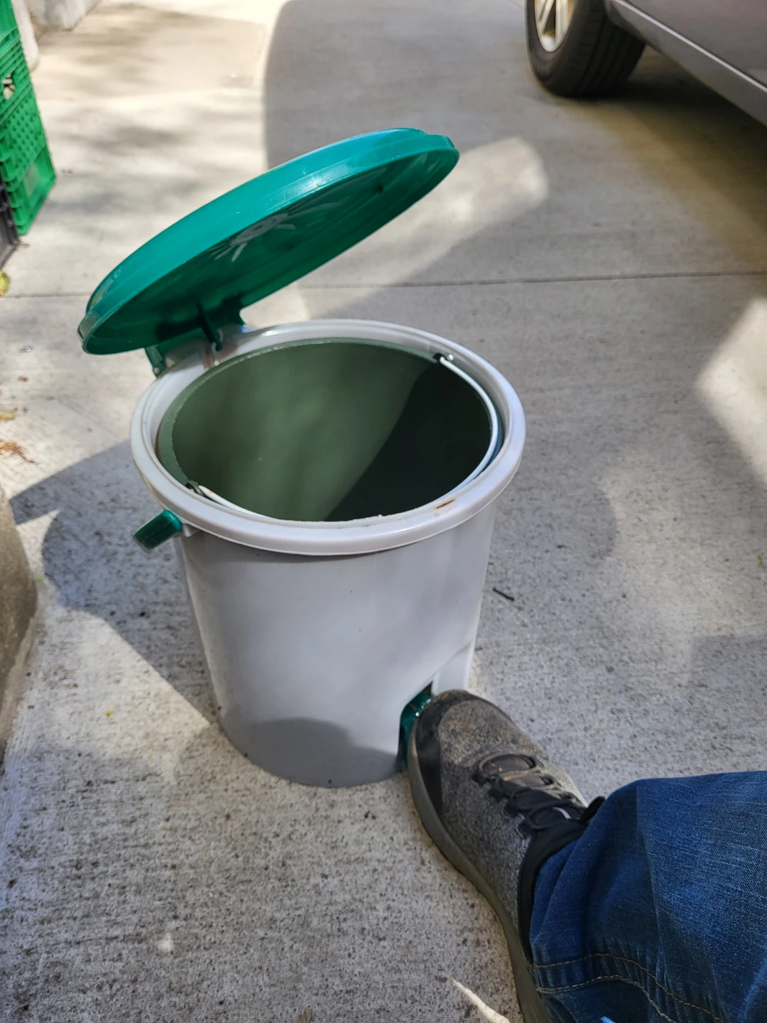 Grey and Teal Step Can Trash Bin