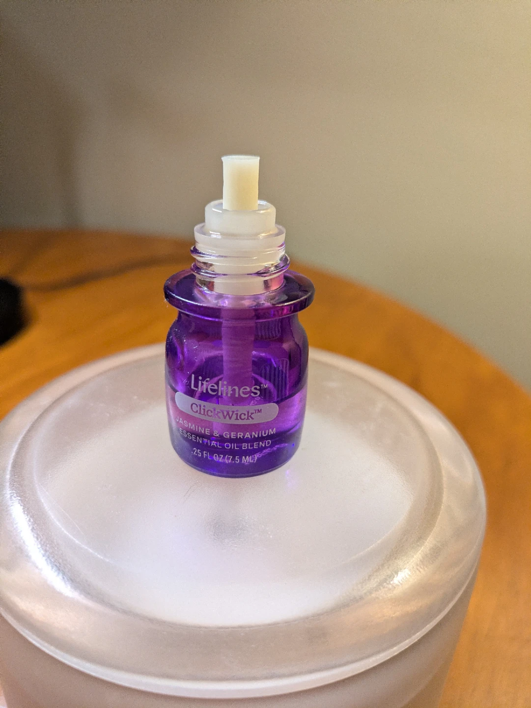 Lifelines Flameless Candle Diffuser with Jasmine & Geranium Oils - photo 2
