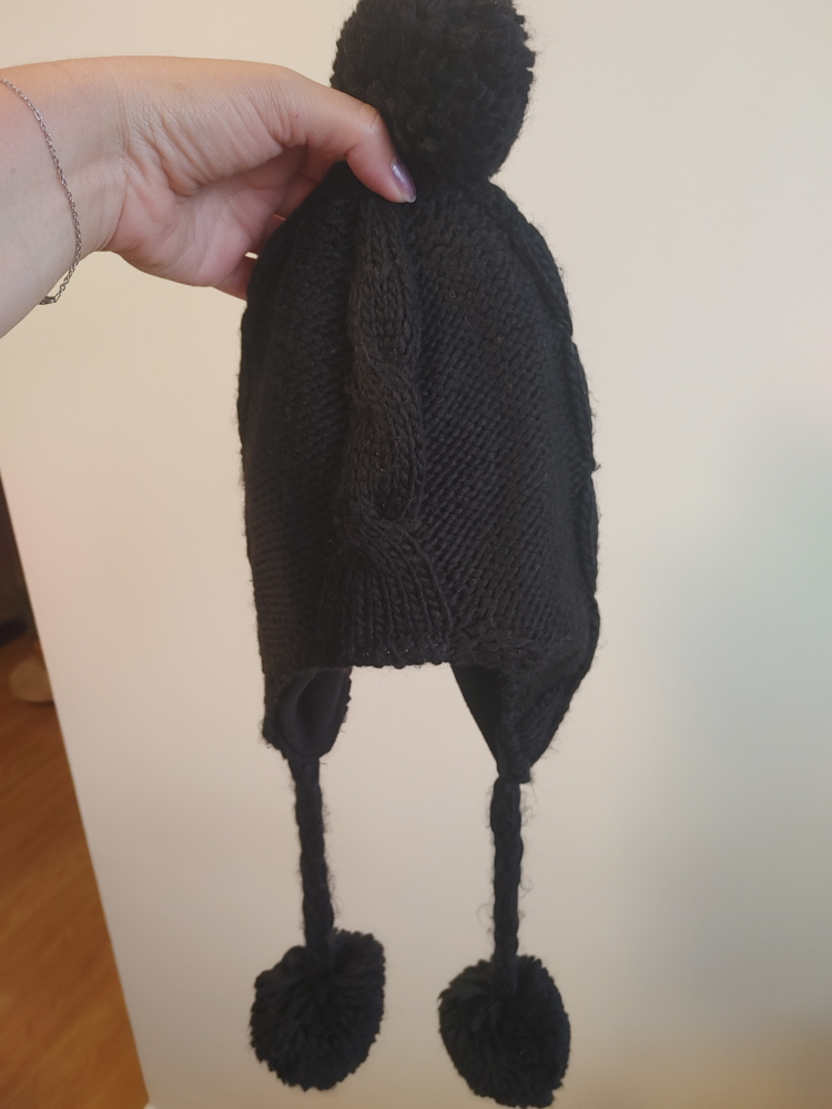 Black Knit Hat with Tassels and Pompom - photo 2