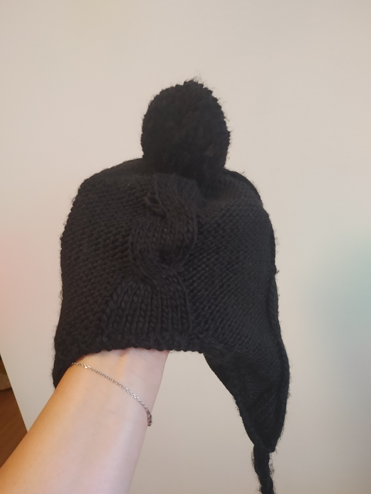 Black Knit Hat with Tassels and Pompom - photo 3