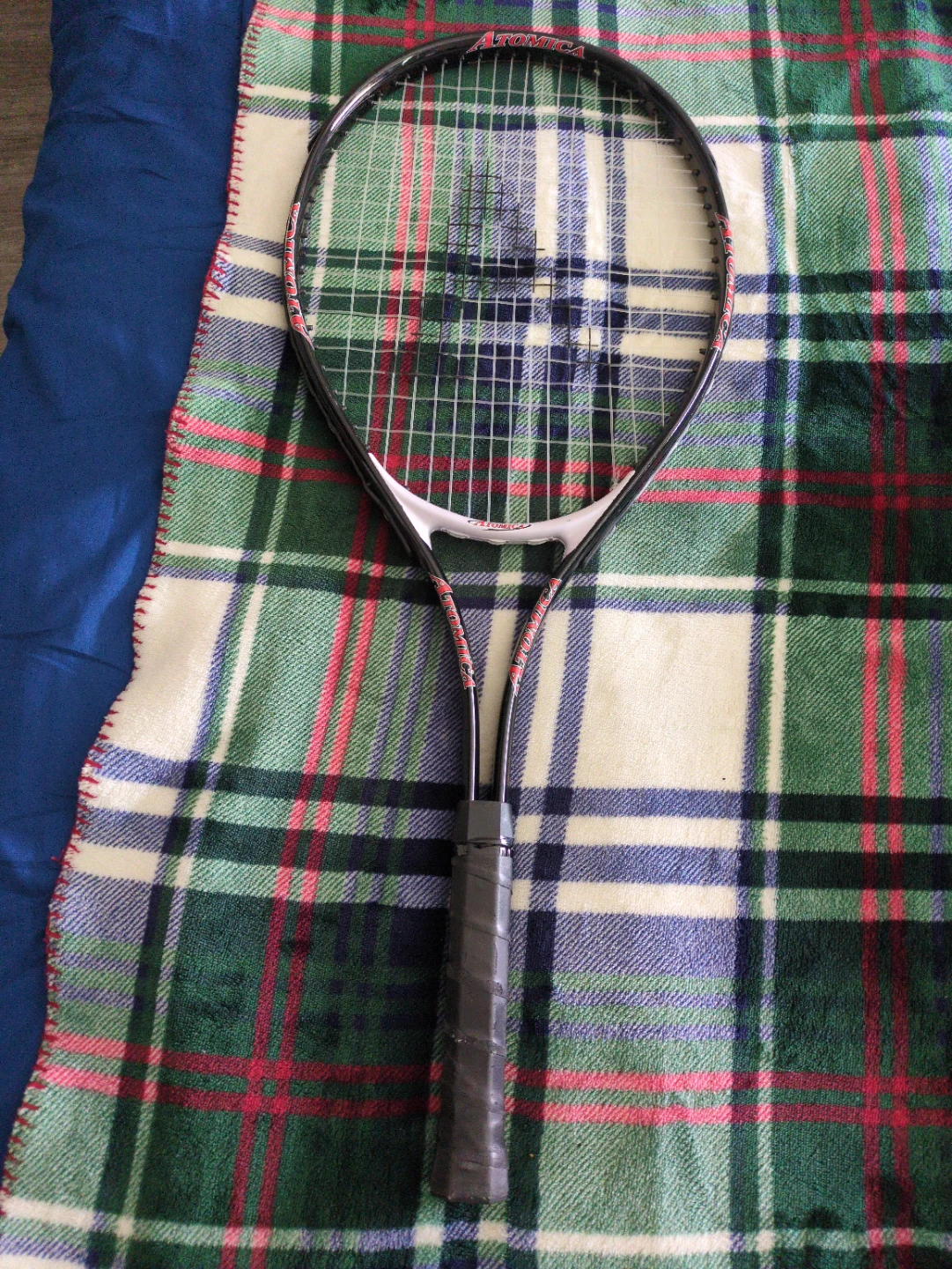 Atomic Tennis Racket Set with 2 Balls - photo 3