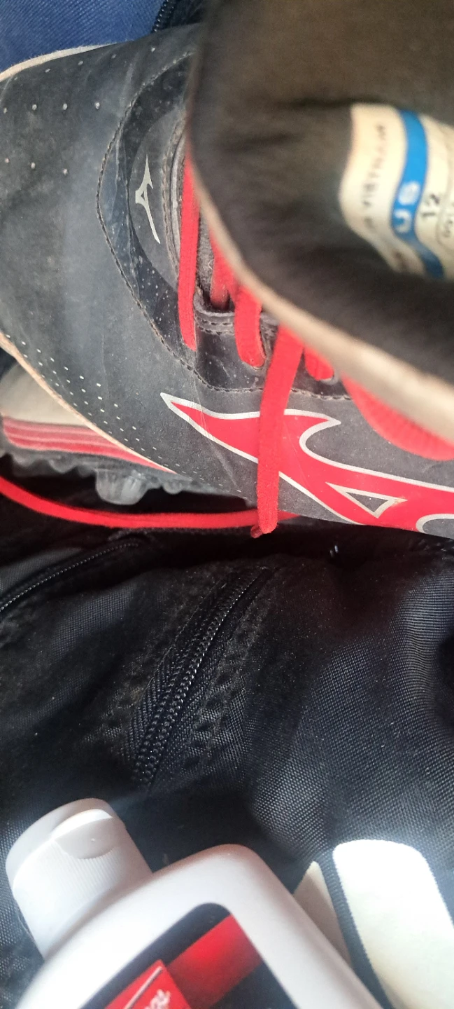 Mizuno Baseball Cleats & Wilson Glove Oil - photo 3