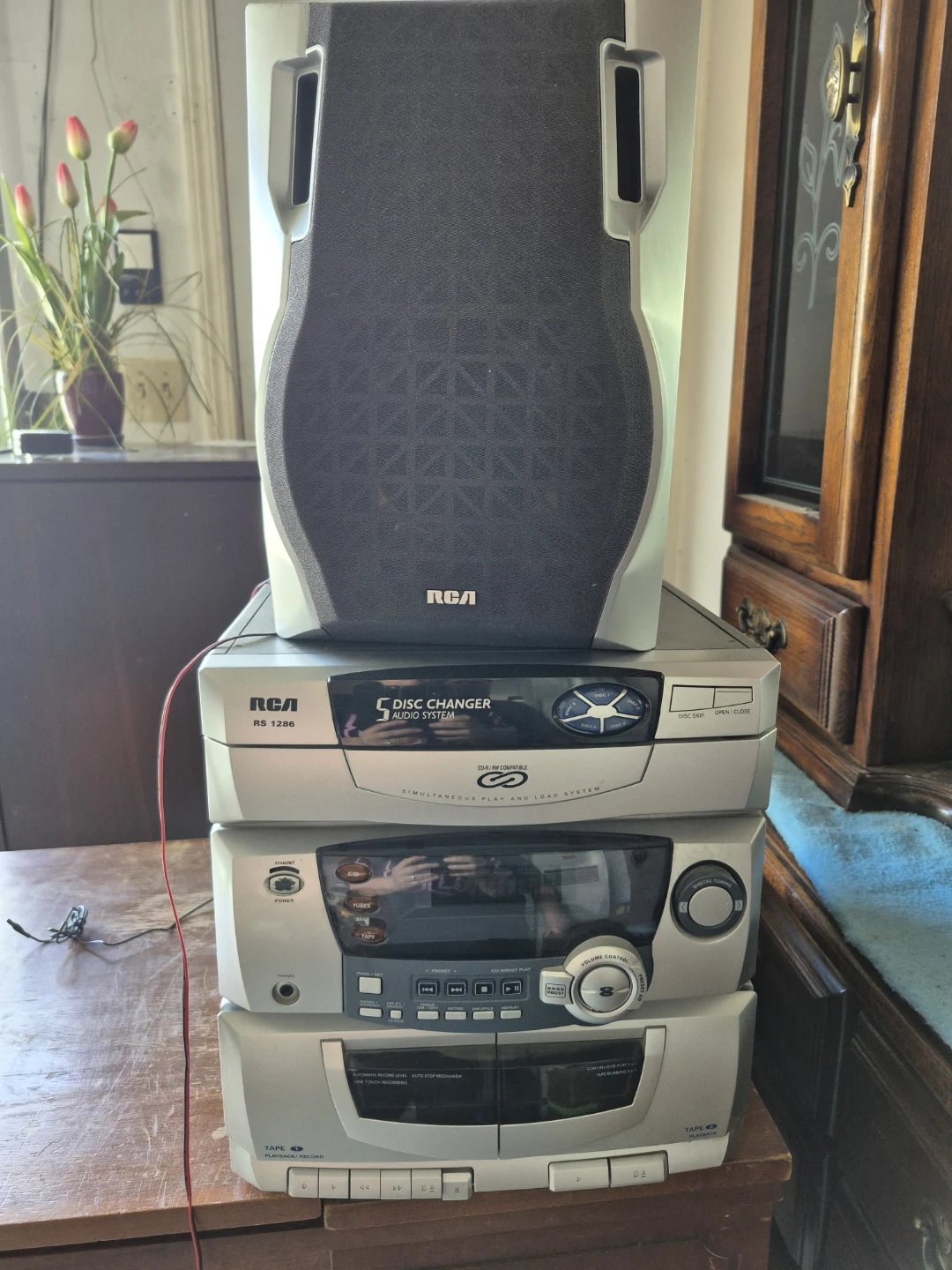 RCA RS 1286 5-Disc CD Changer Audio System with Dual Cassette