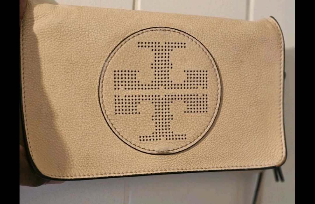 Tory Burch Perforated Logo wallet