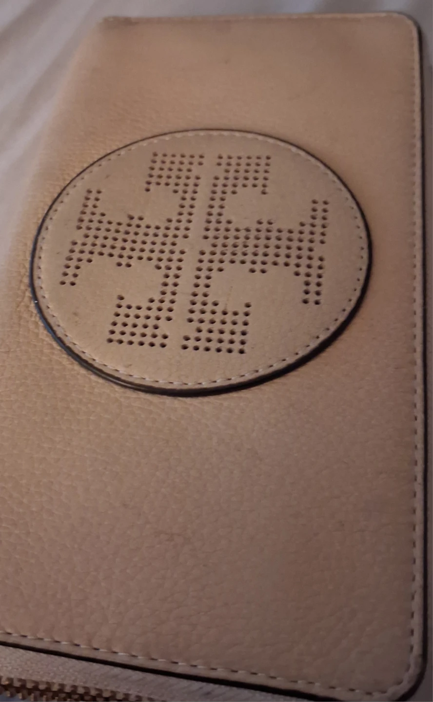 Tory Burch Perforated Logo wallet - photo 5