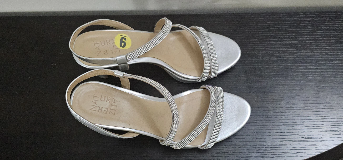 Naturalizer Silver Rhinestone Strap Heels Size 6 - photo 2