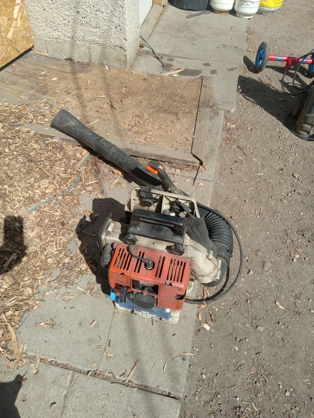 Champion 2000 Watts Inverter Generator - photo 5