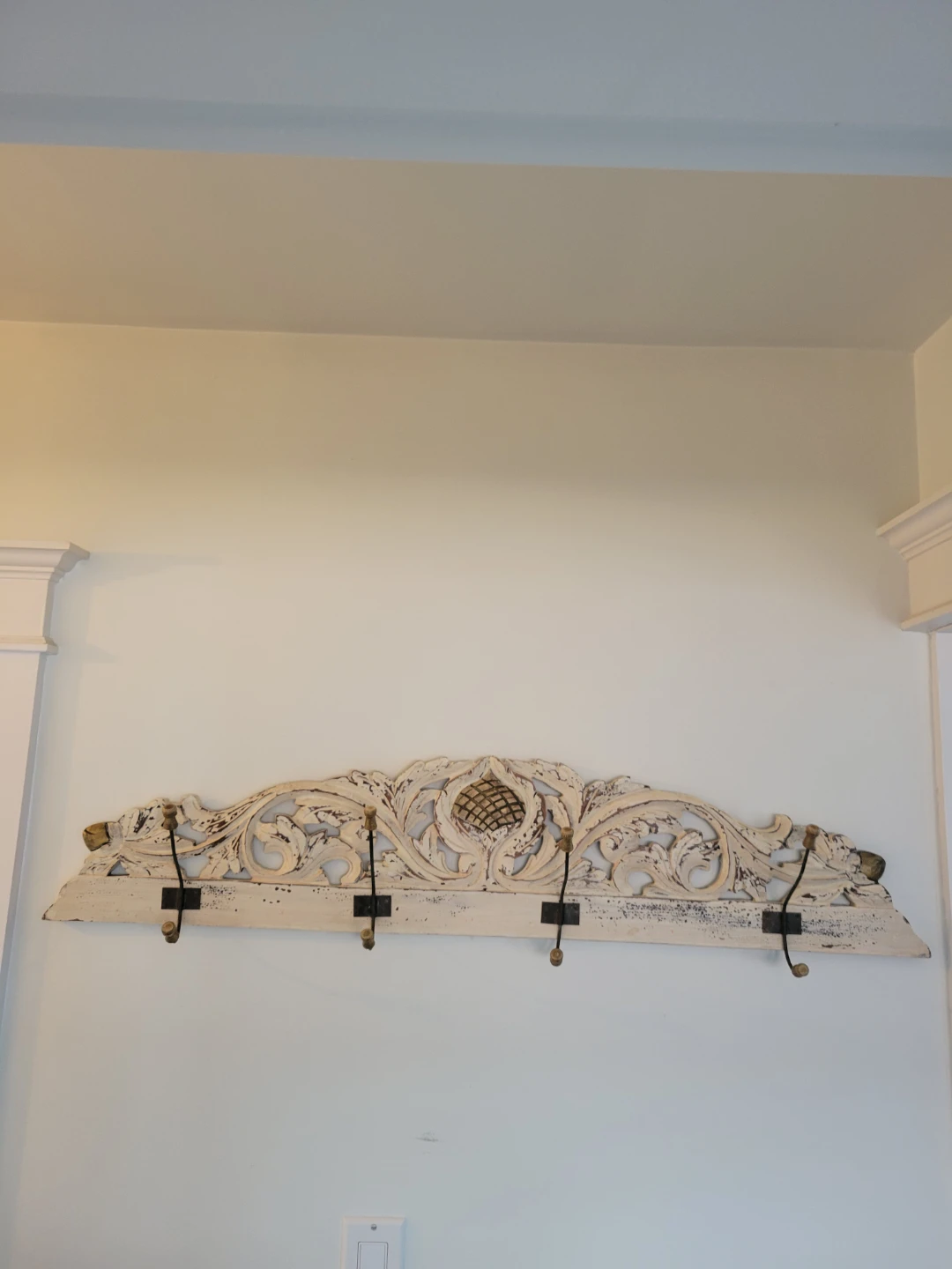 Ornate Distressed Cream Wood Coat Rack - photo 4