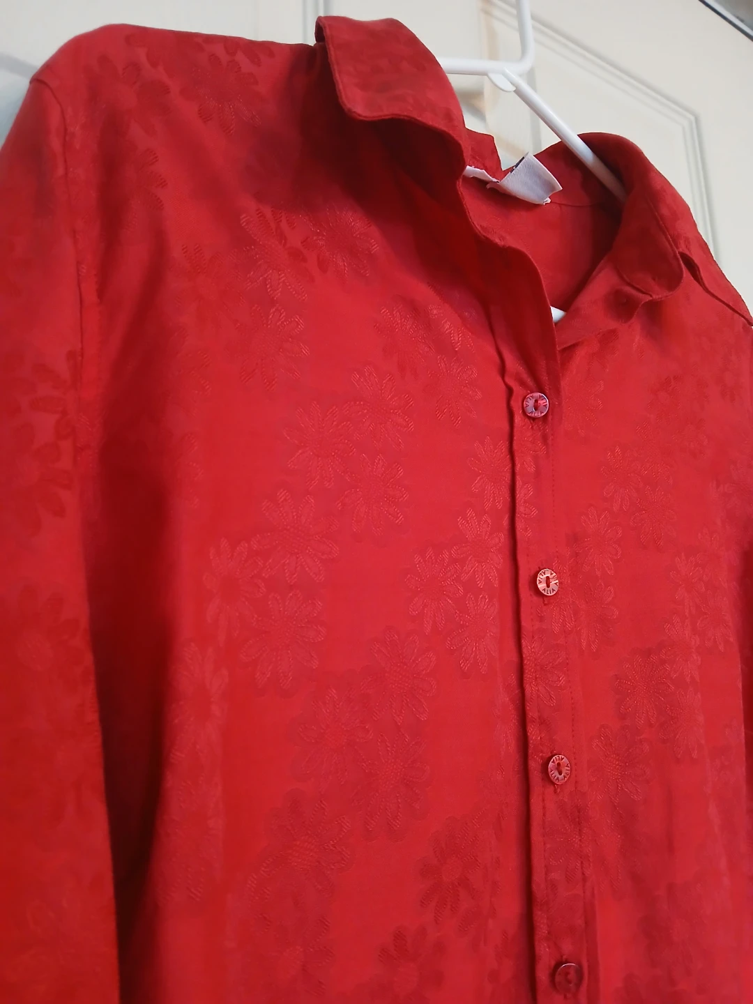 Alia red short sleeve button up with floral, size 20W - photo 3