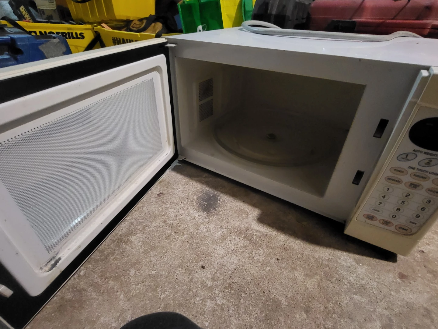 Sylvania Microwave Oven - photo 2