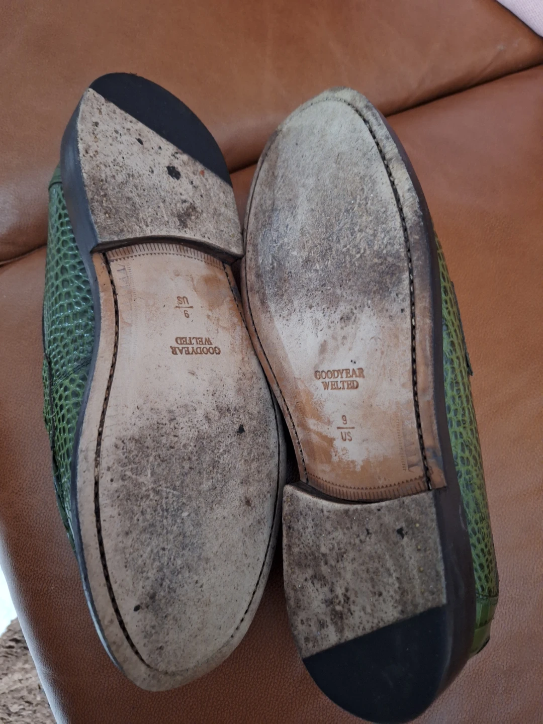 DW Green Crocodile Embossed Loafer Shoes - Size 9 US