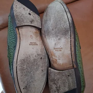 DW Green Crocodile Embossed Loafer Shoes - Size 9 US