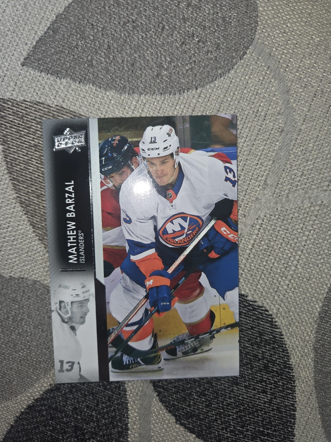 Mathew Barzal 2021-22 Upper Deck Series 2 Hockey Card - photo 2