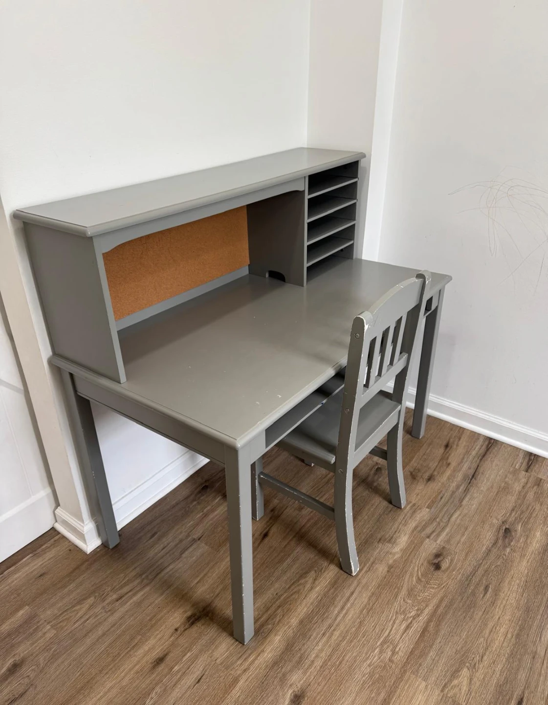 Gray Kids Desk with Hutch and Chair - photo 4