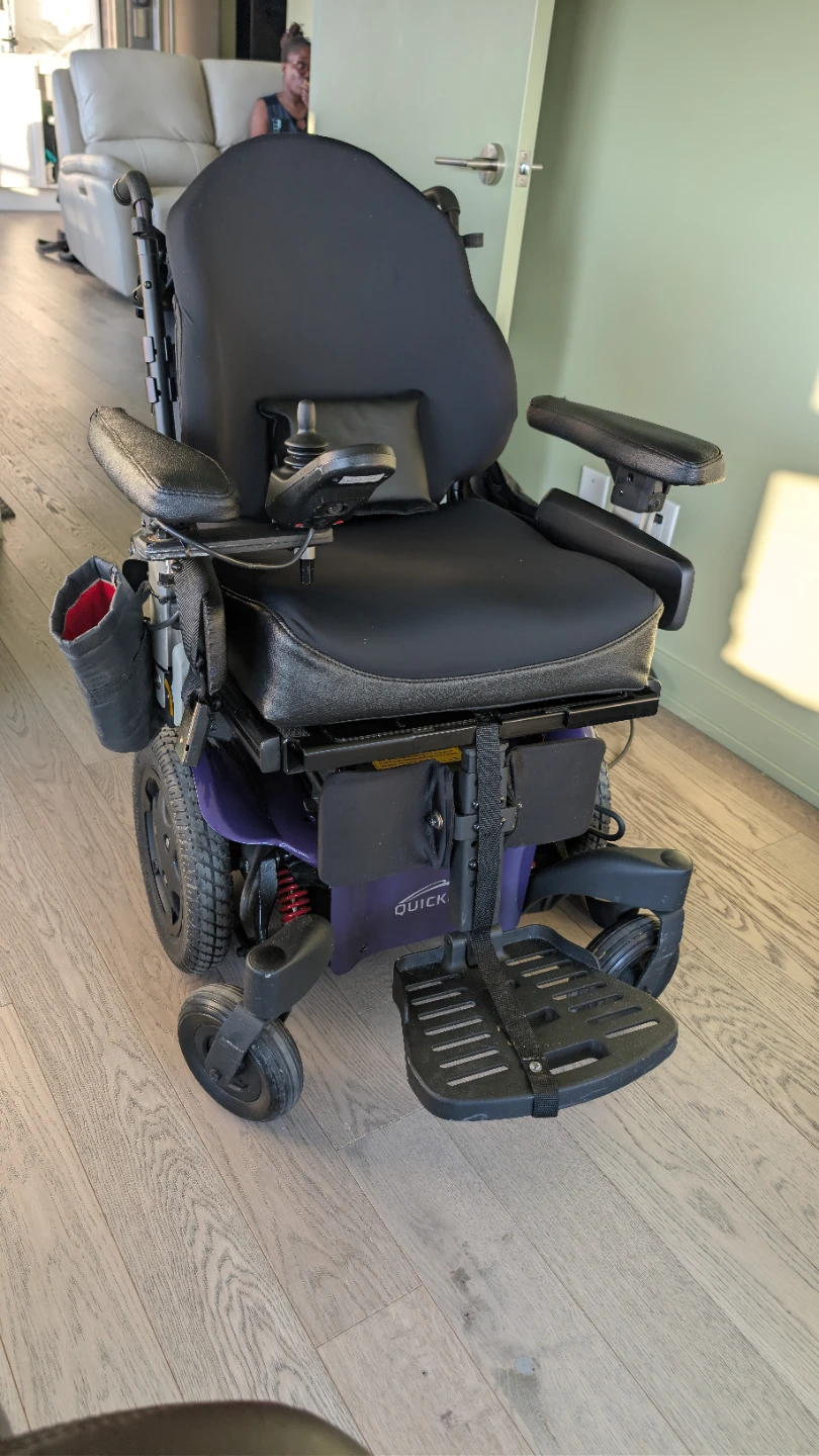 Quickie Electric Wheelchair - photo 2