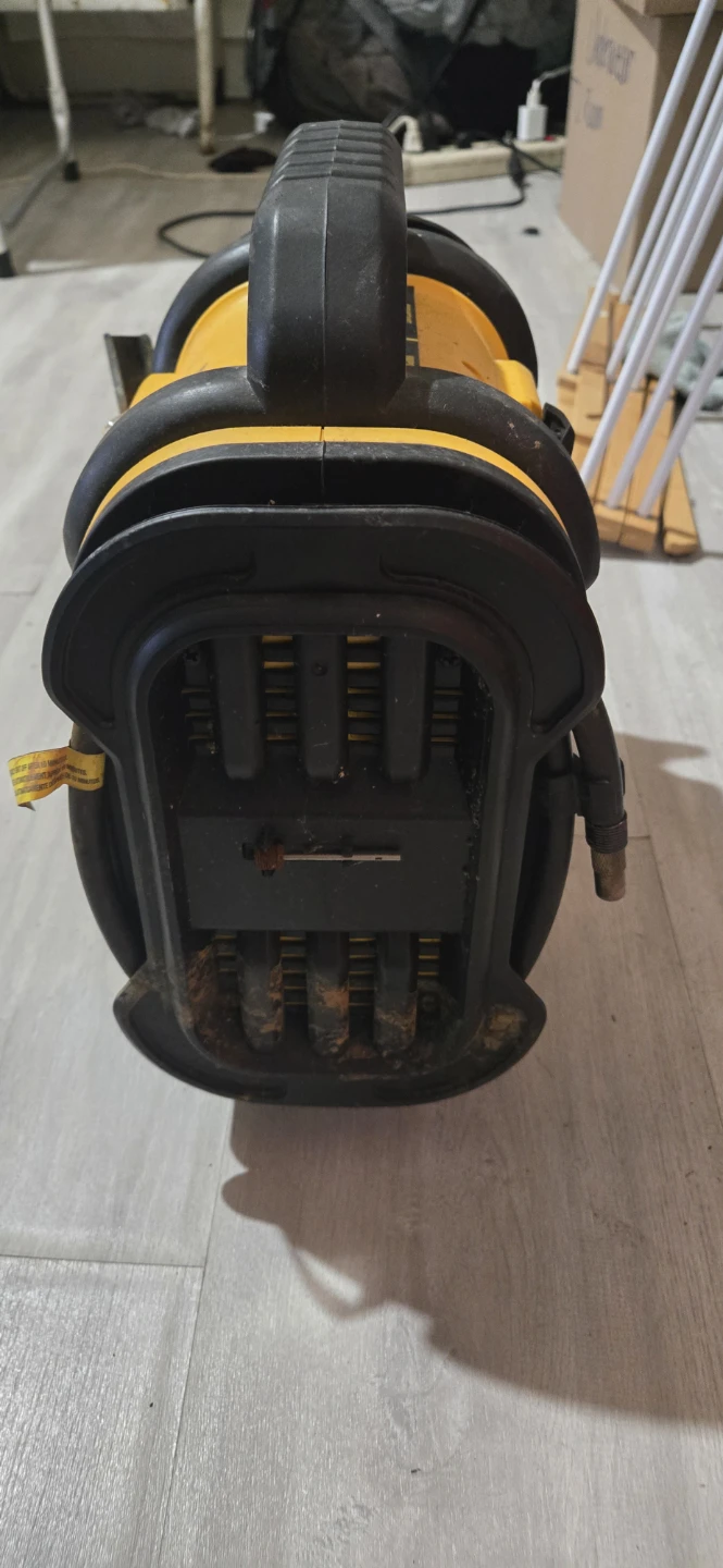 DeWalt Power Station Jump Starter - photo 2