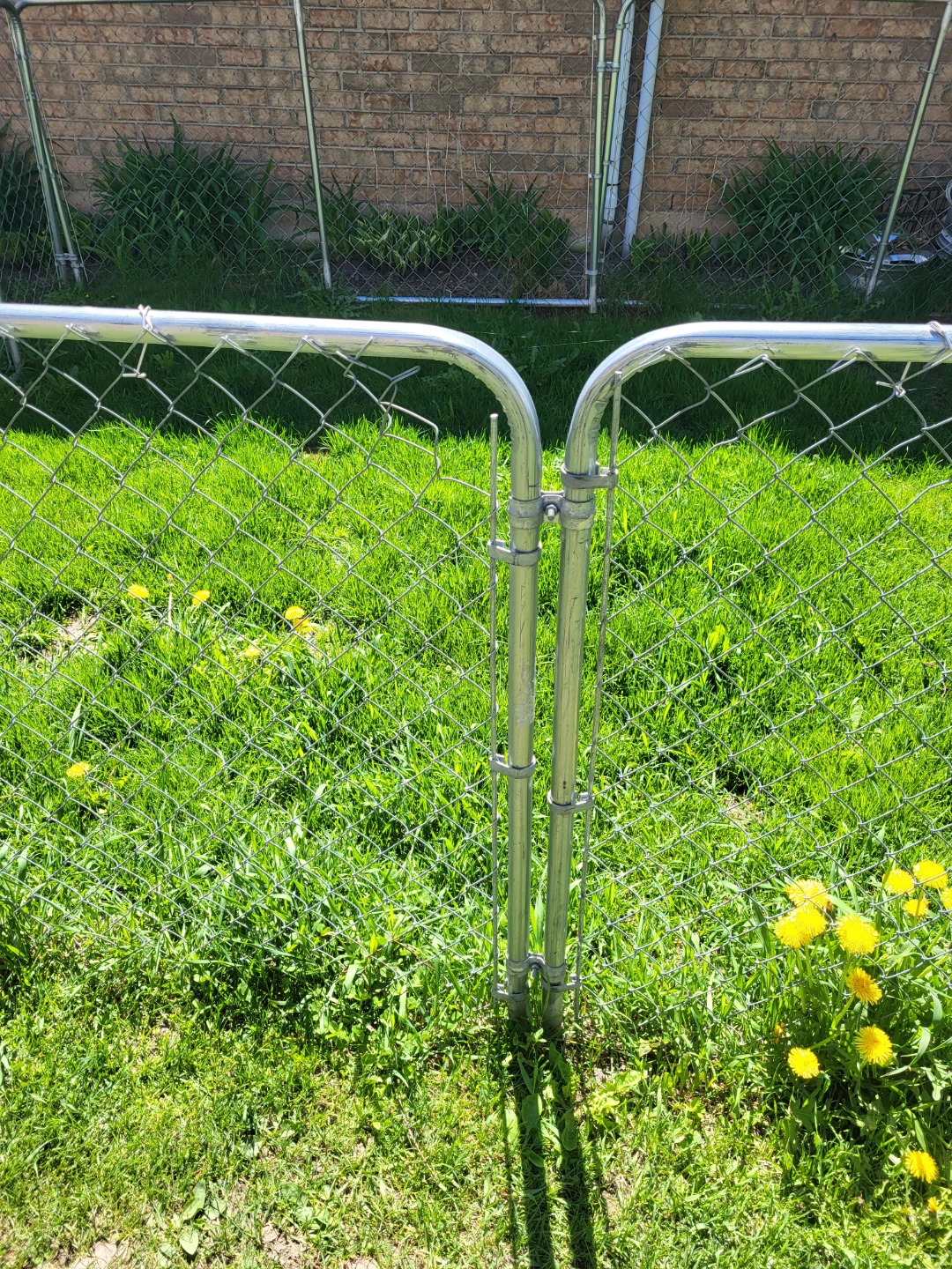 4 ' Galvanized chainlink dog kennels (3) - photo 2