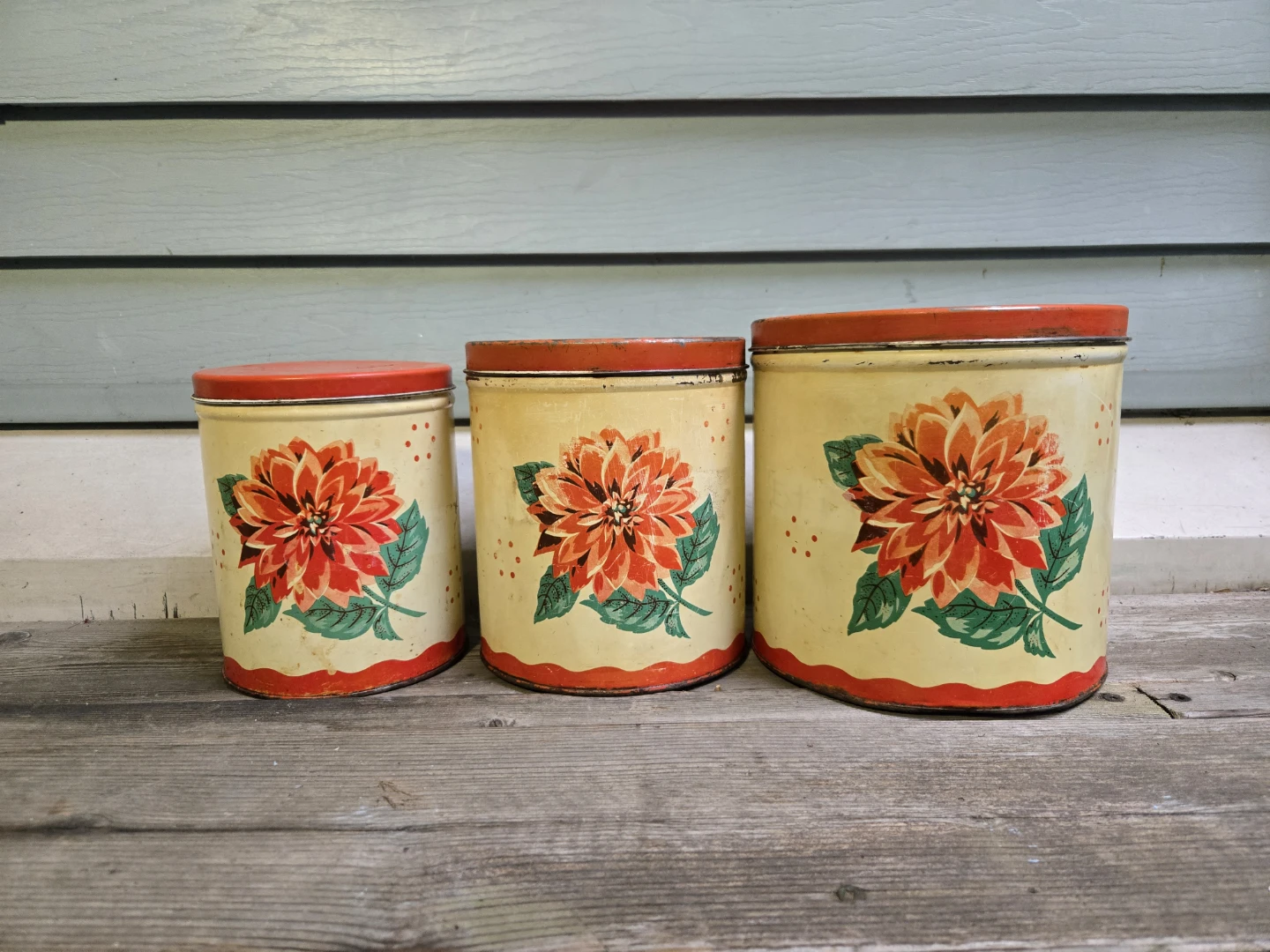 Vintage Floral Tin Canister Set
