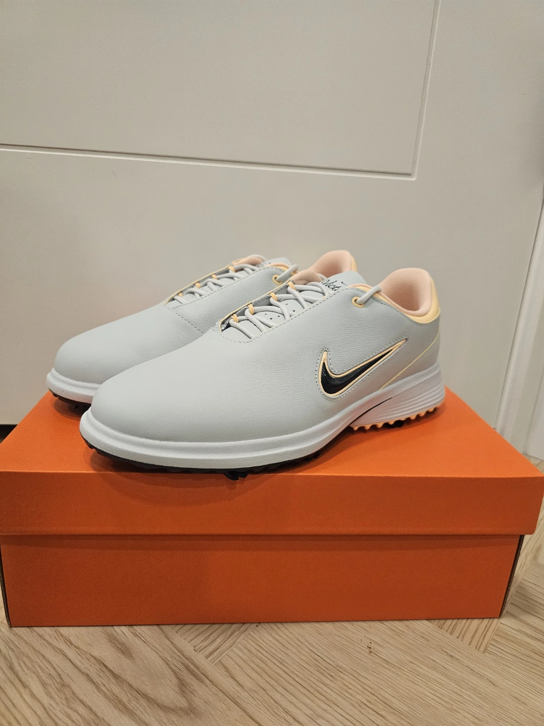 Nike Golf Victory Tour 4 Men's Golf Shoes