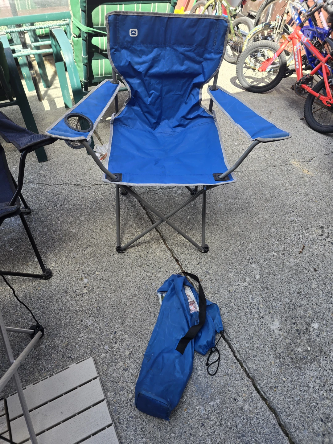 camping chairs and table - photo 4