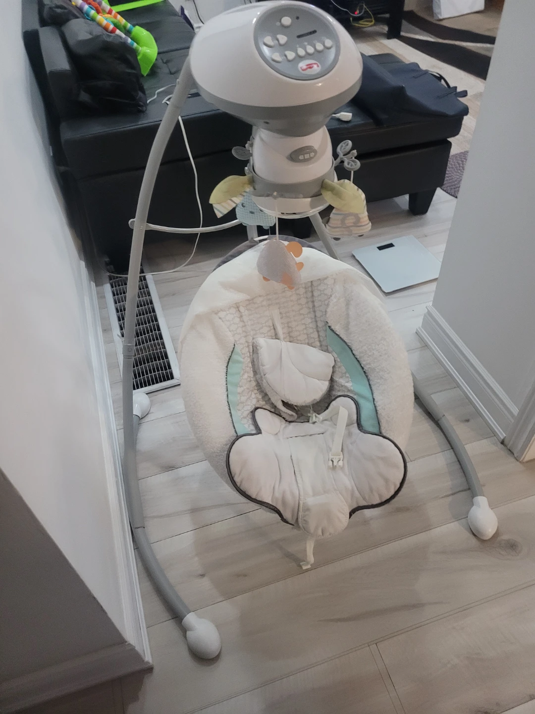 Fisher-Price Baby Swing - photo 2